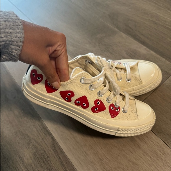 Comme des Garçons Play x Chuck Low Sneakers - Picture 3 of 4